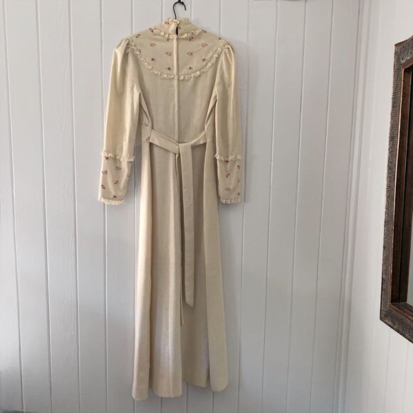 Vintage Betty Lane 70’s Prairie Victorian Embroidered Floral Linen Maxi Dress - Picture 9 of 10